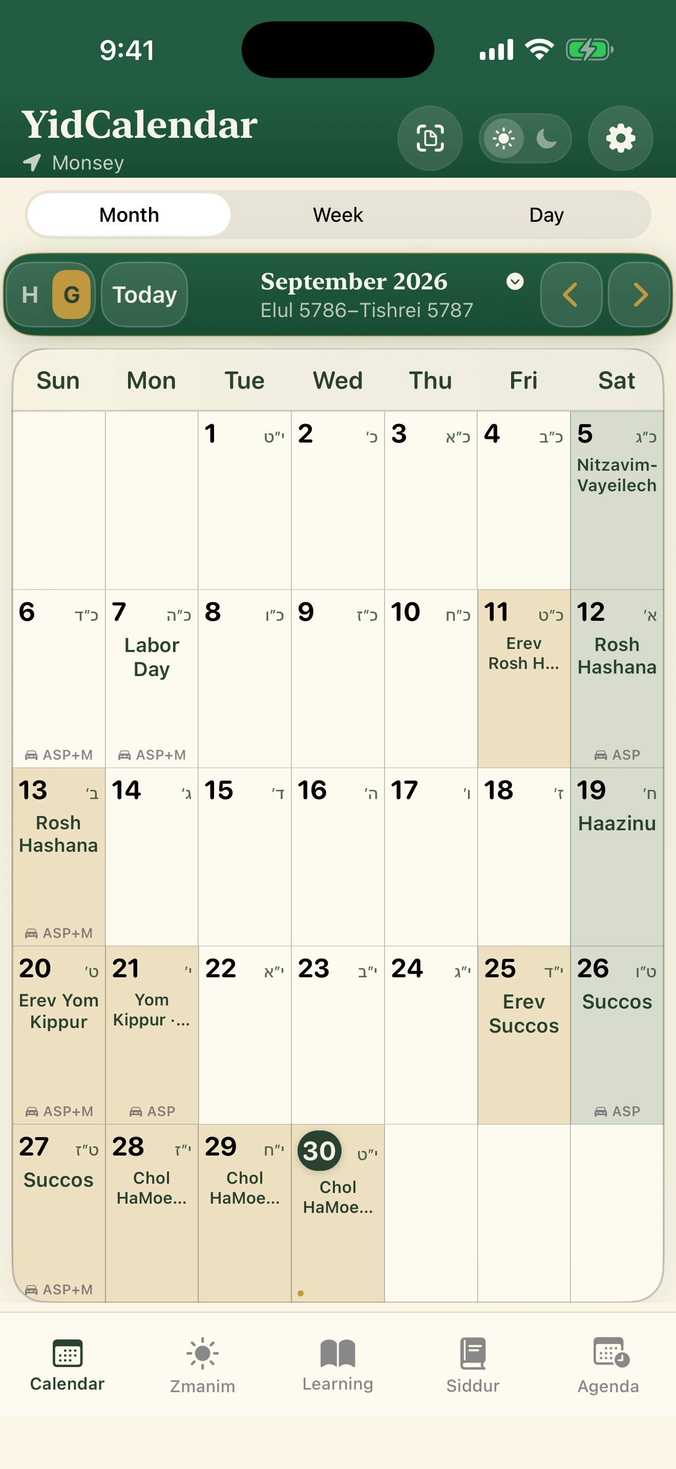YidCalendar month view with Hebrew and Gregorian dates, holidays and parking indicators